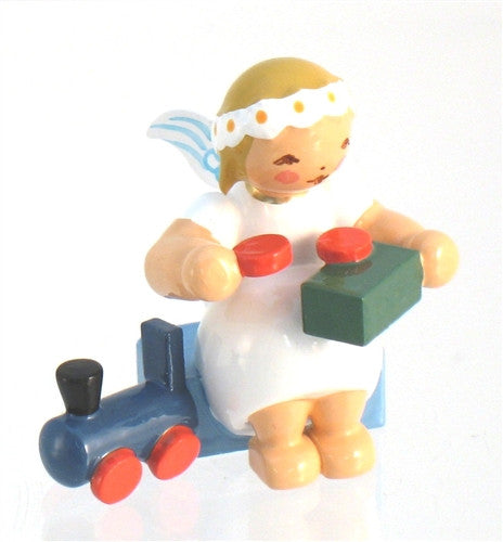 Sitting Snowflake Angel with Train