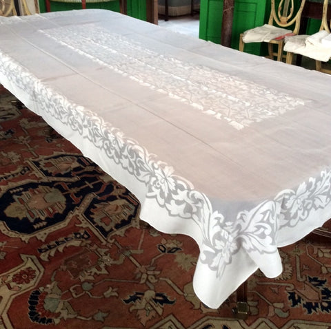 Banquet Cloth:  White Polyester and Cotton