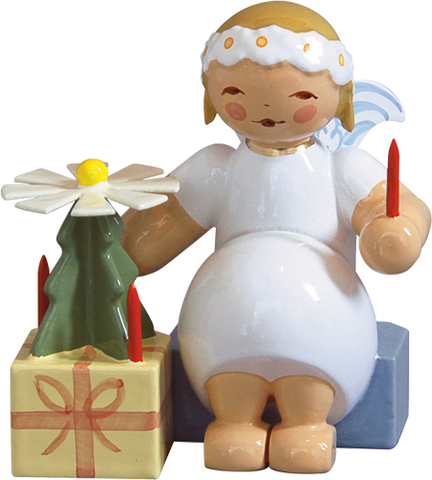 Wendt and Kuhn Marguerite Angel, sitting, with Pyramid